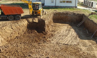 Рытье котлованов под фундамент в Алапаевске – цена от 2607 руб. за м3 | 2Землекопа-Лпв