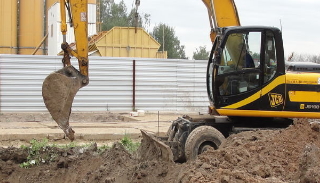 Выкопать яму экскаватором в Алапаевске от 939 руб. - 2Землекопа-Лпв